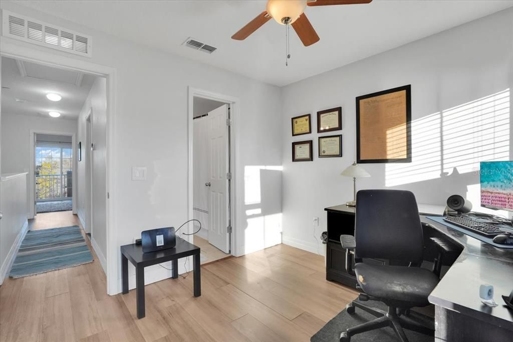 待售: $232,500 (2 贝兹, 2 浴室, 1064 平方英尺)