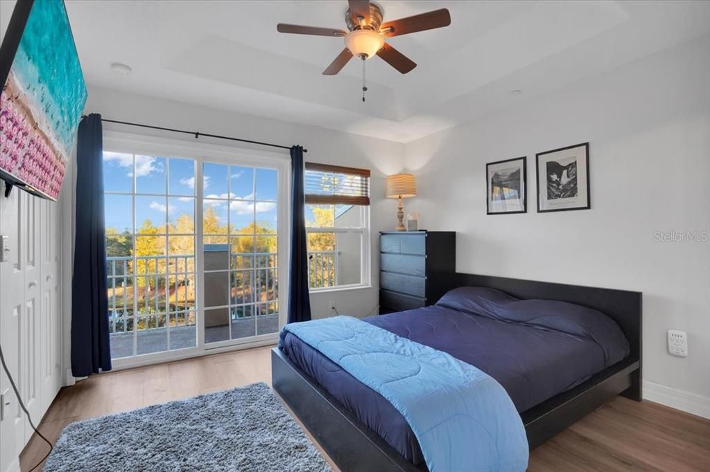 待售: $232,500 (2 贝兹, 2 浴室, 1064 平方英尺)