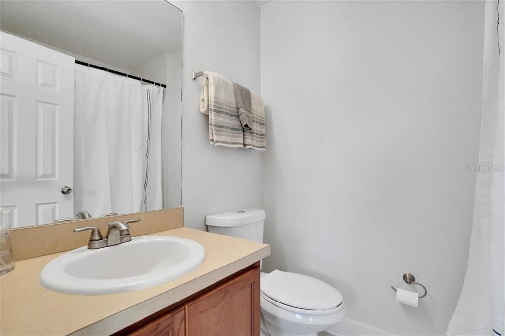 待售: $232,500 (2 贝兹, 2 浴室, 1064 平方英尺)