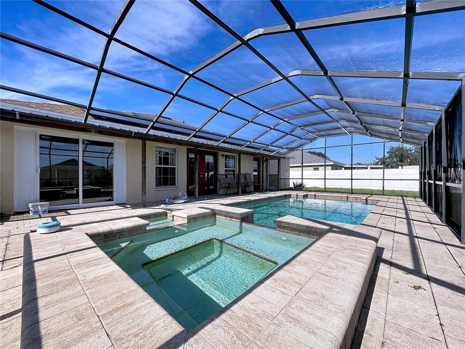 En Venta: $355,000 (3 camas, 2 baños, 1625 Pies cuadrados)