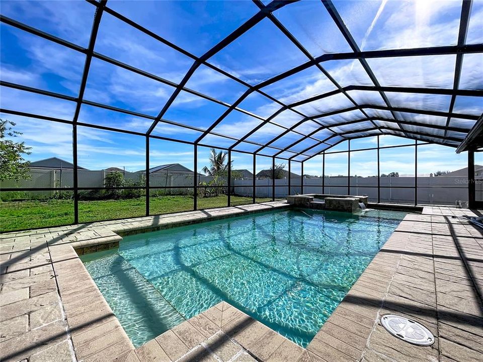 En Venta: $355,000 (3 camas, 2 baños, 1625 Pies cuadrados)