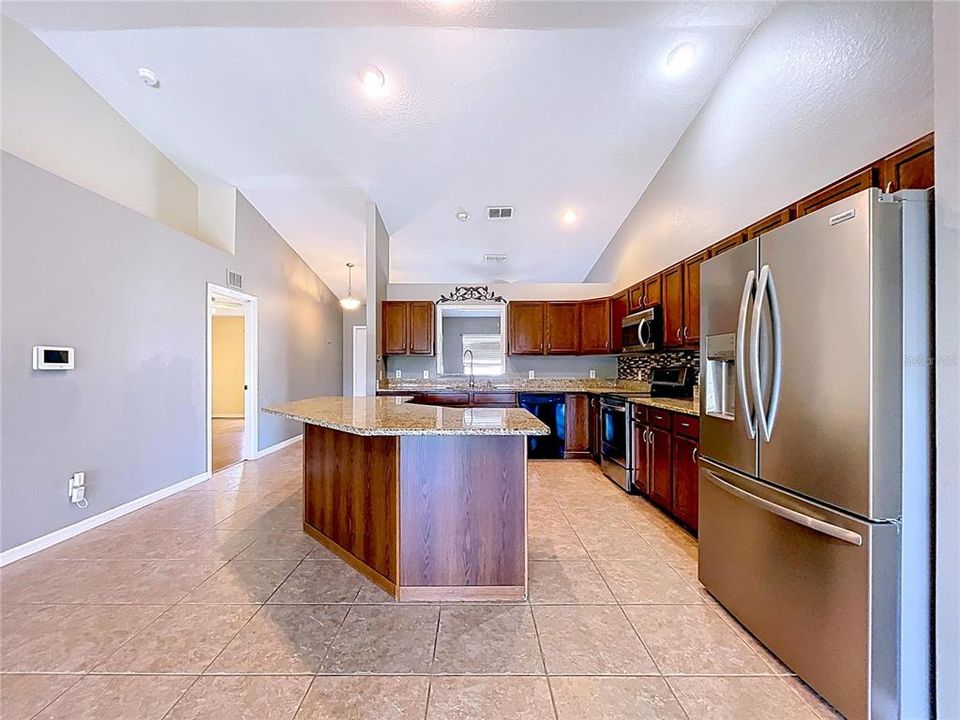 En Venta: $355,000 (3 camas, 2 baños, 1625 Pies cuadrados)