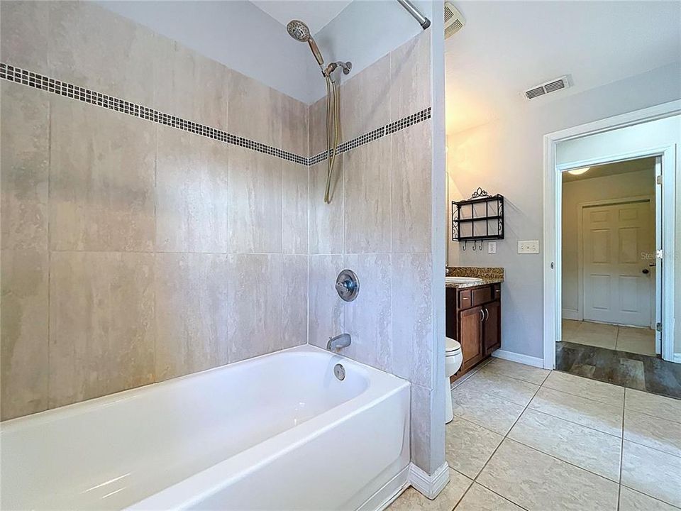 En Venta: $355,000 (3 camas, 2 baños, 1625 Pies cuadrados)