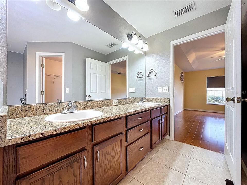 En Venta: $355,000 (3 camas, 2 baños, 1625 Pies cuadrados)