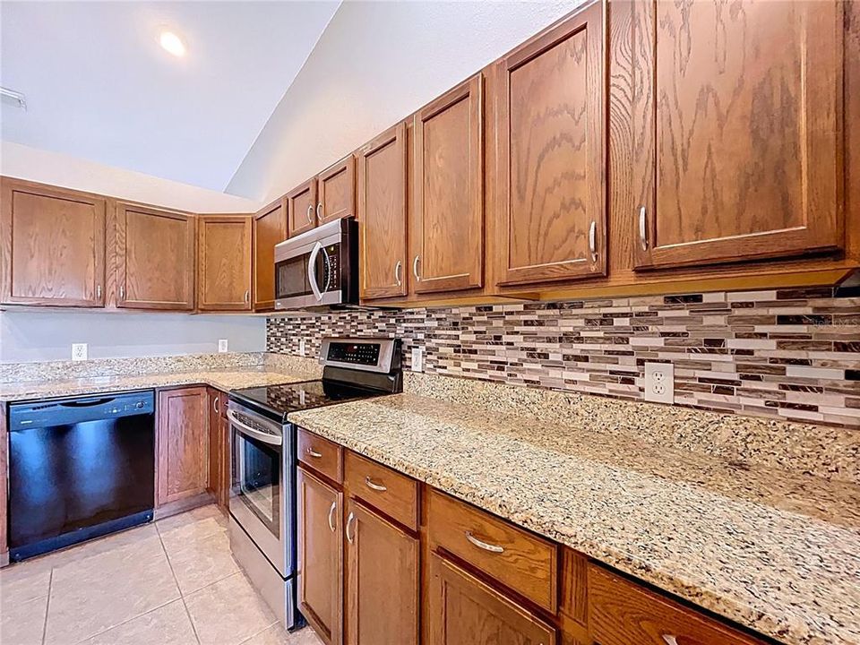 En Venta: $355,000 (3 camas, 2 baños, 1625 Pies cuadrados)