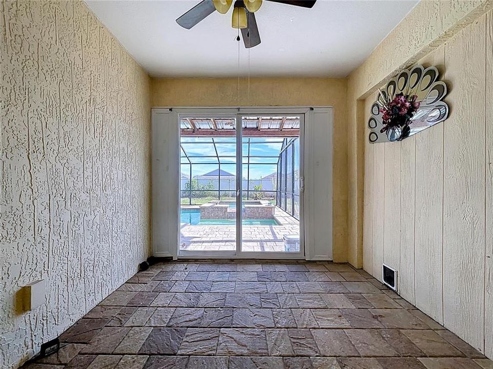 En Venta: $355,000 (3 camas, 2 baños, 1625 Pies cuadrados)