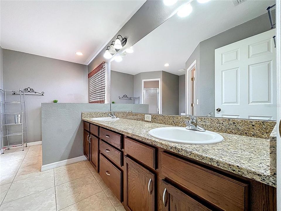 En Venta: $355,000 (3 camas, 2 baños, 1625 Pies cuadrados)