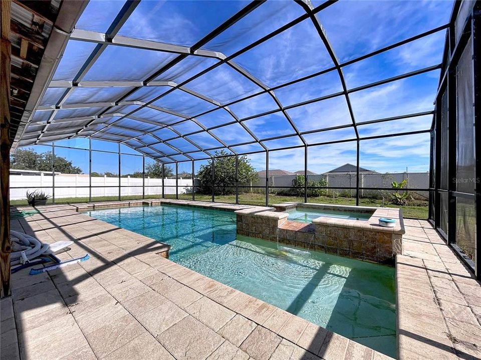 En Venta: $355,000 (3 camas, 2 baños, 1625 Pies cuadrados)