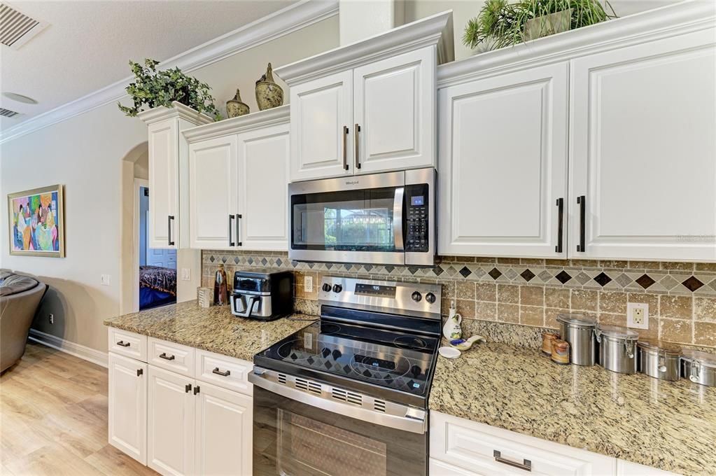 For Sale: $825,000 (5 beds, 3 baths, 2755 Square Feet)