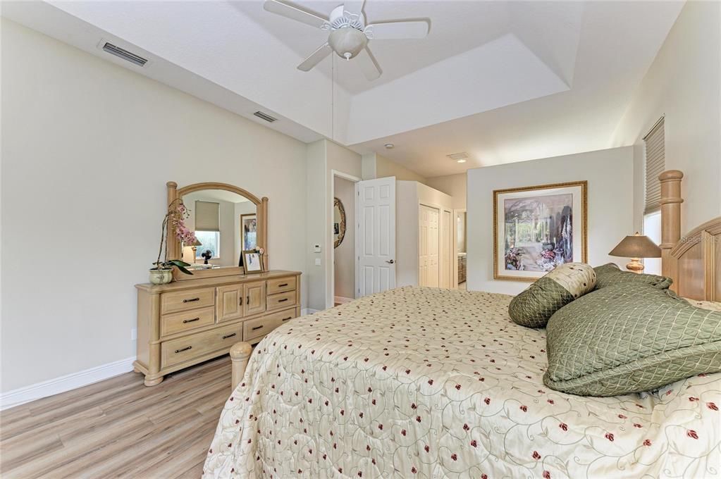 For Sale: $825,000 (5 beds, 3 baths, 2755 Square Feet)