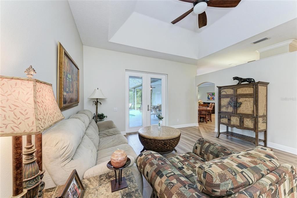 For Sale: $825,000 (5 beds, 3 baths, 2755 Square Feet)