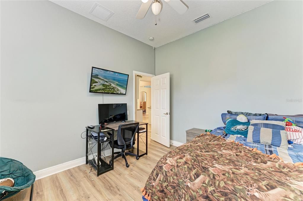 For Sale: $825,000 (5 beds, 3 baths, 2755 Square Feet)