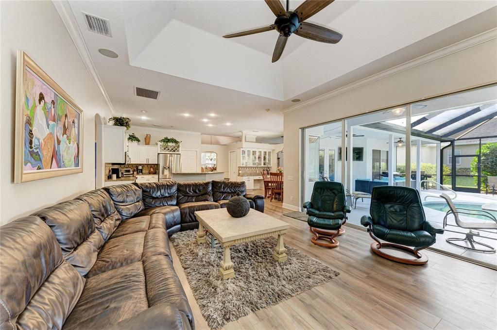 For Sale: $825,000 (5 beds, 3 baths, 2755 Square Feet)