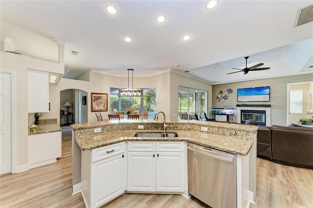 For Sale: $825,000 (5 beds, 3 baths, 2755 Square Feet)