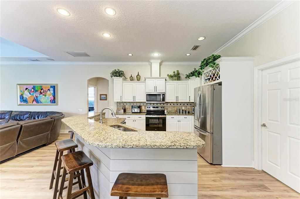 For Sale: $825,000 (5 beds, 3 baths, 2755 Square Feet)