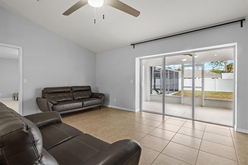 На продажу: $370,000 (3 спален, 2 ванн, 1628 Квадратных фут)