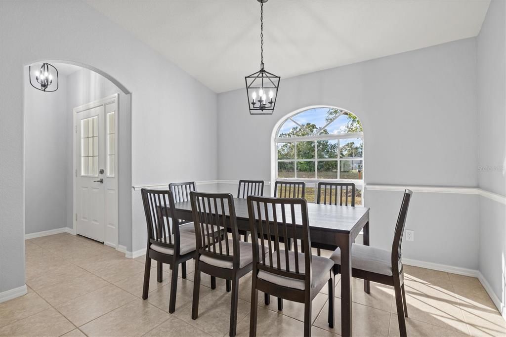 На продажу: $370,000 (3 спален, 2 ванн, 1628 Квадратных фут)