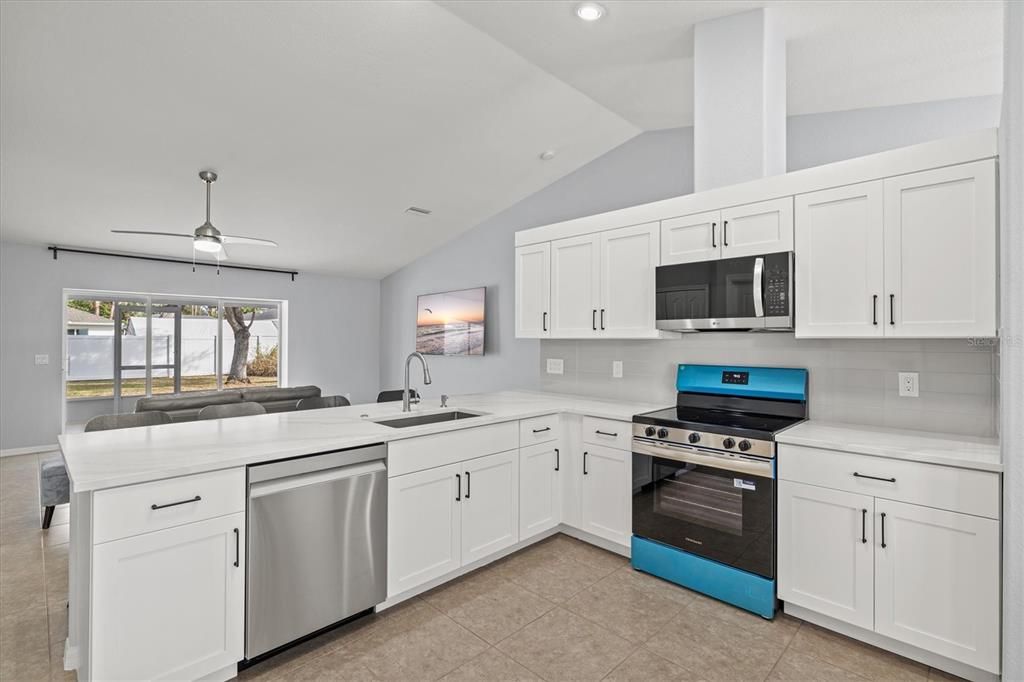 На продажу: $370,000 (3 спален, 2 ванн, 1628 Квадратных фут)