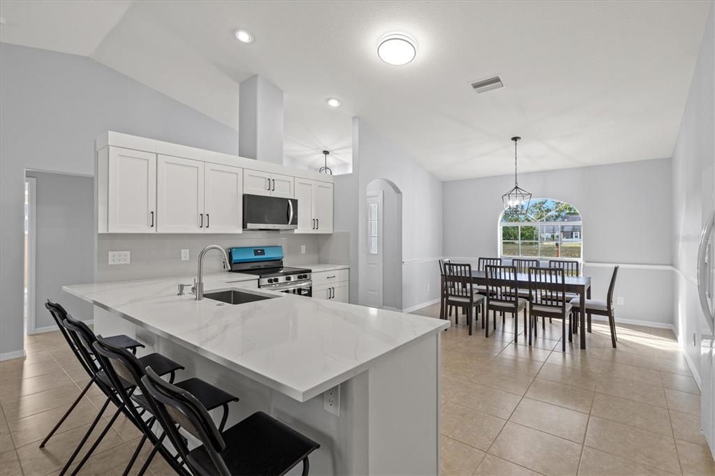 На продажу: $370,000 (3 спален, 2 ванн, 1628 Квадратных фут)