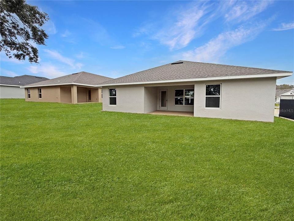 Под контрактом: $356,750 (4 спален, 2 ванн, 1820 Квадратных фут)