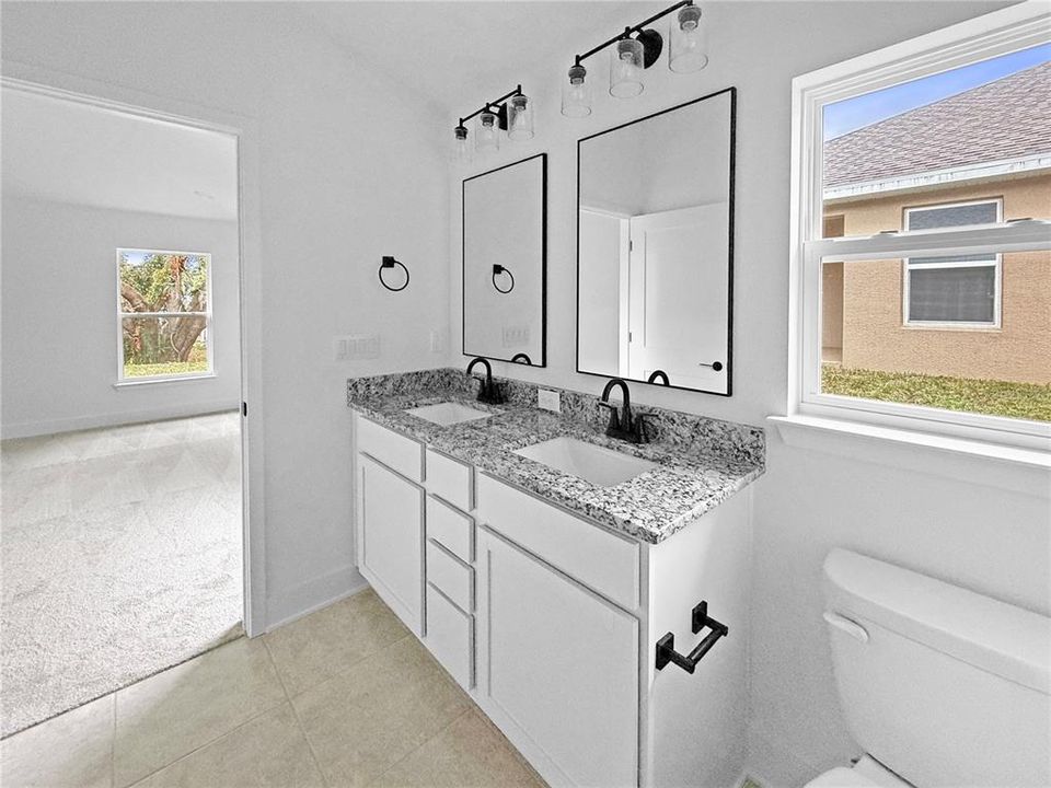 Под контрактом: $356,750 (4 спален, 2 ванн, 1820 Квадратных фут)