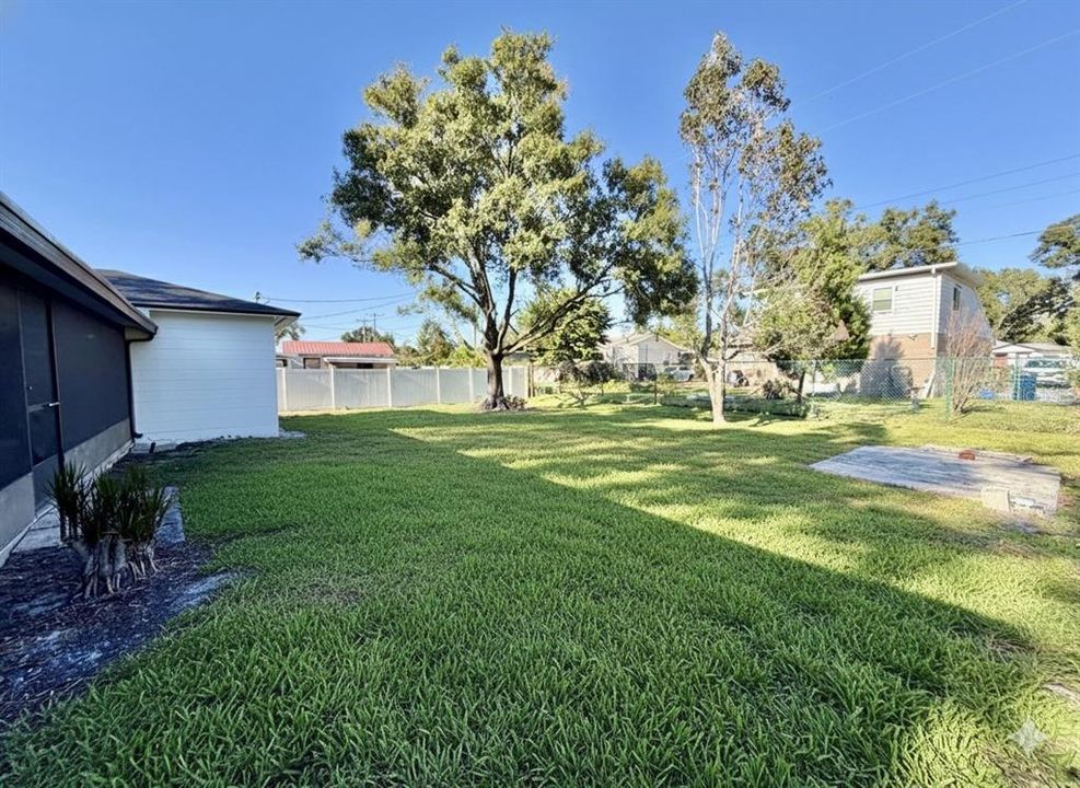 For Rent: $2,650 (2 beds, 1 baths, 1294 Square Feet)