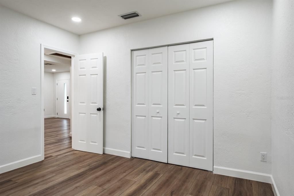 For Rent: $3,200 (3 beds, 2 baths, 995 Square Feet)