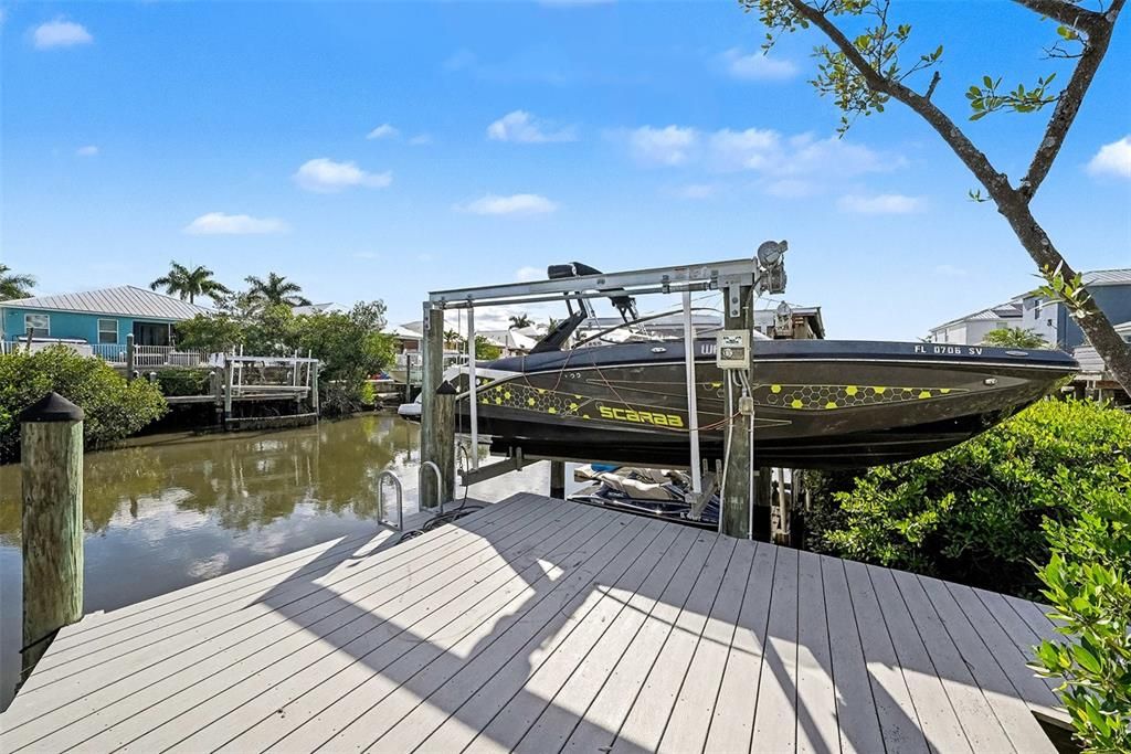 For Sale: $799,999 (4 beds, 2 baths, 2706 Square Feet)