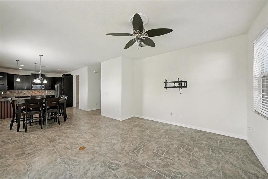 For Sale: $799,999 (4 beds, 2 baths, 2706 Square Feet)