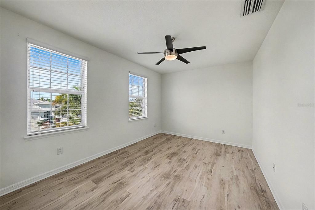 For Sale: $799,999 (4 beds, 2 baths, 2706 Square Feet)