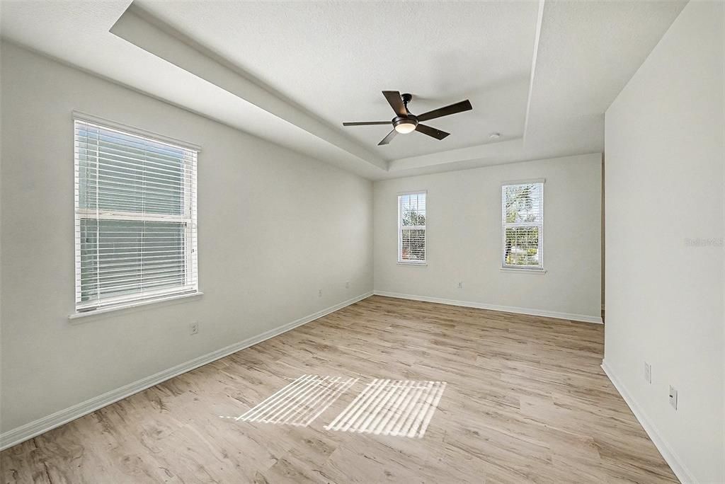 For Sale: $799,999 (4 beds, 2 baths, 2706 Square Feet)