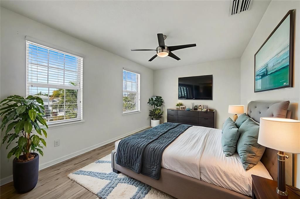 For Sale: $799,999 (4 beds, 2 baths, 2706 Square Feet)