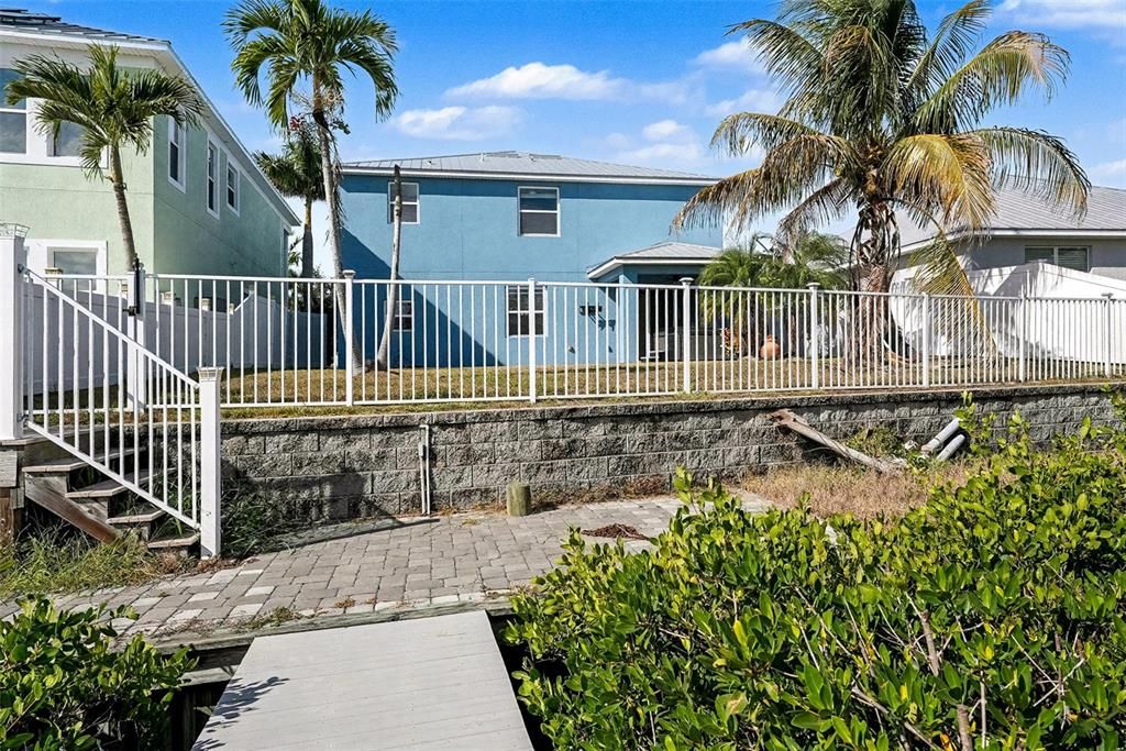 For Sale: $799,999 (4 beds, 2 baths, 2706 Square Feet)