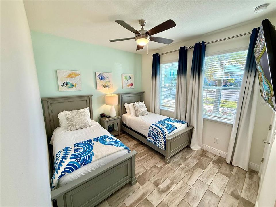 出租: $3,500 (3 贝兹, 3 浴室, 1545 平方英尺)