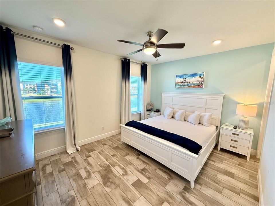 出租: $3,500 (3 贝兹, 3 浴室, 1545 平方英尺)