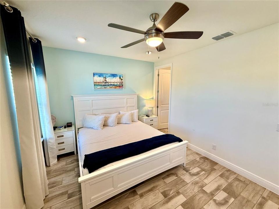 出租: $3,500 (3 贝兹, 3 浴室, 1545 平方英尺)