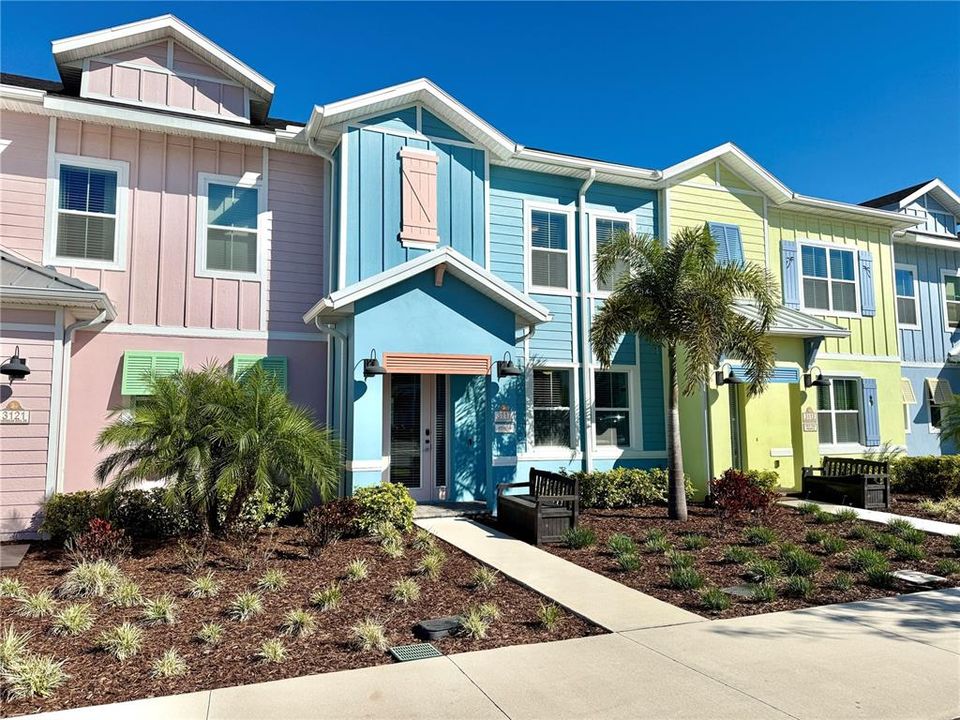 出租: $3,500 (3 贝兹, 3 浴室, 1545 平方英尺)