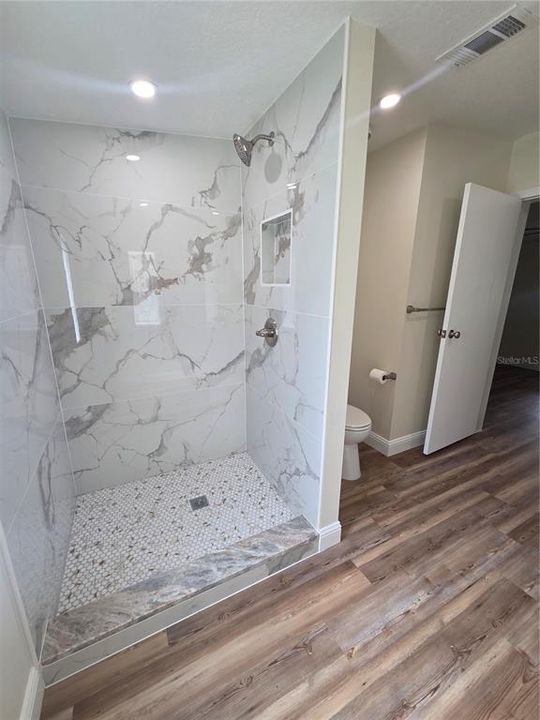 待售: $220,000 (3 贝兹, 2 浴室, 1104 平方英尺)