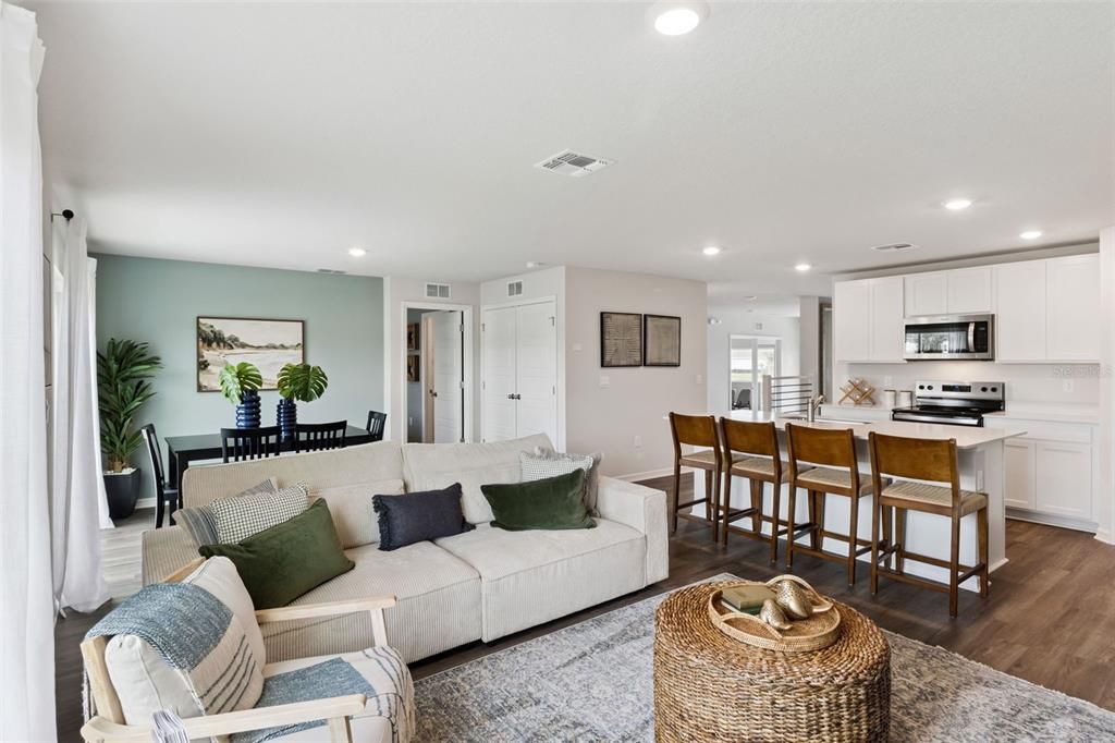 For Sale: $288,990 (3 beds, 2 baths, 1328 Square Feet)