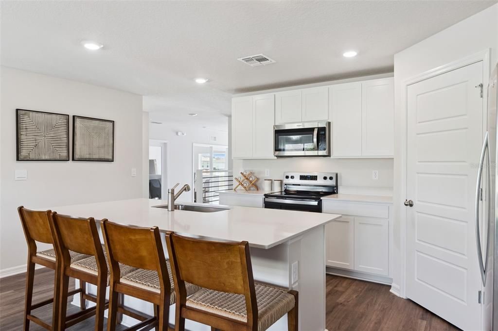 For Sale: $288,990 (3 beds, 2 baths, 1328 Square Feet)