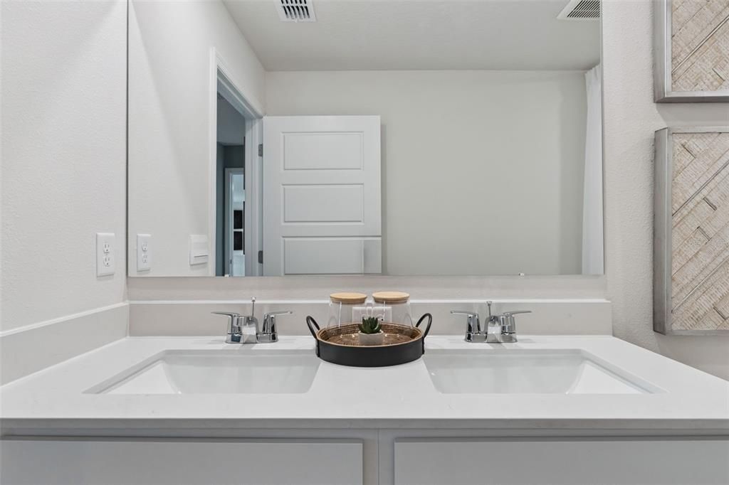 For Sale: $288,990 (3 beds, 2 baths, 1328 Square Feet)