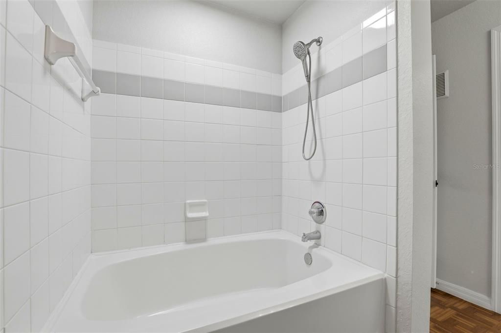 出租: $1,500 (2 贝兹, 2 浴室, 1062 平方英尺)