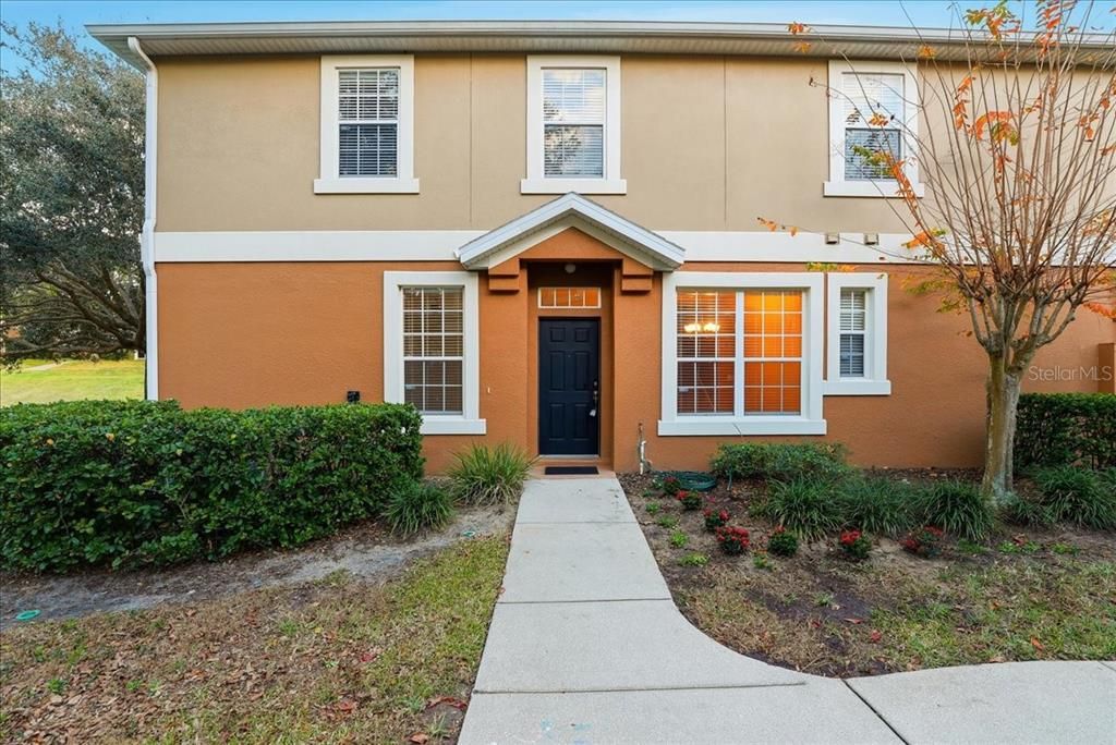 For Rent: $1,995 (3 beds, 2 baths, 1998 Square Feet)