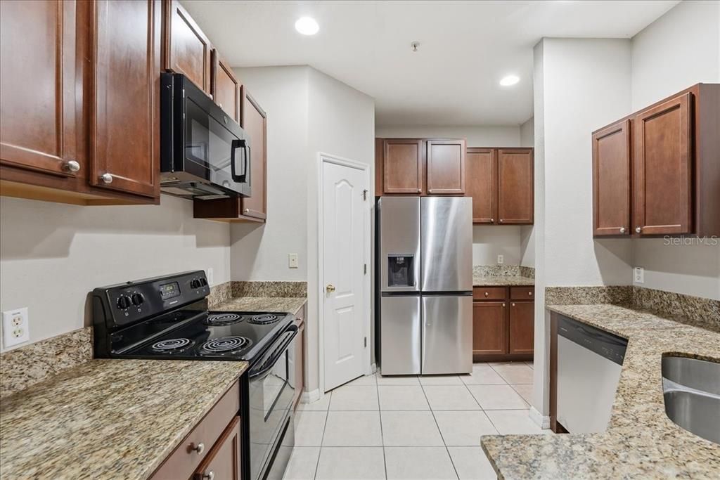 For Rent: $1,995 (3 beds, 2 baths, 1998 Square Feet)