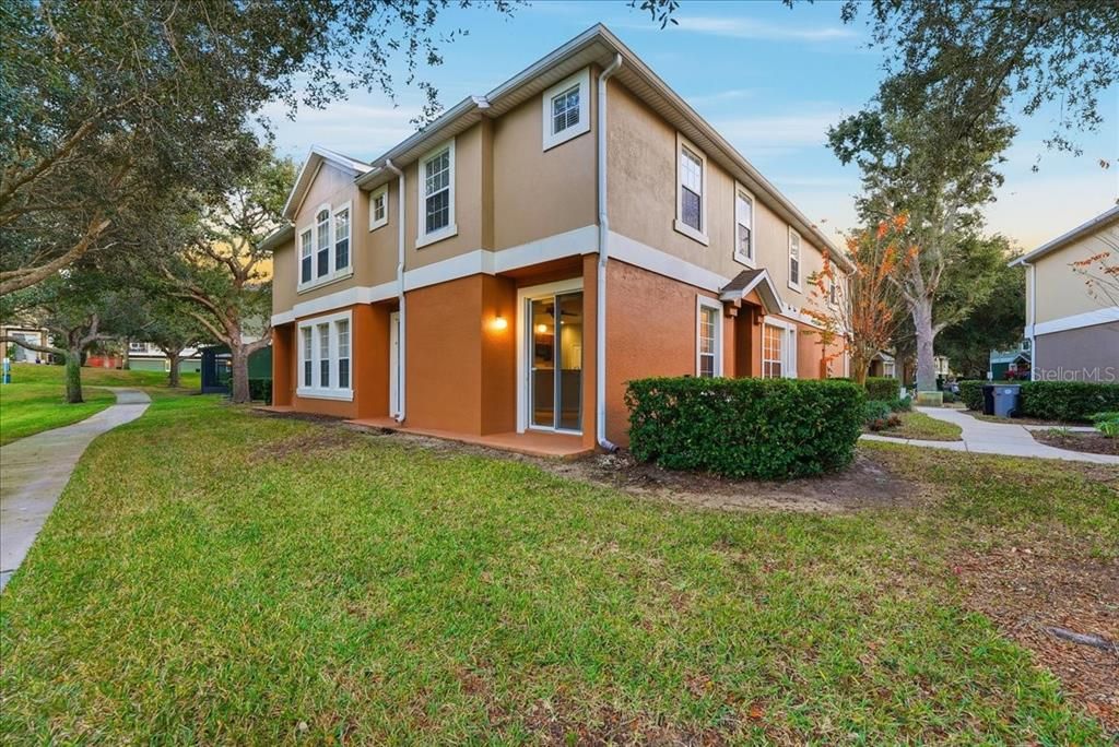 For Rent: $1,995 (3 beds, 2 baths, 1998 Square Feet)