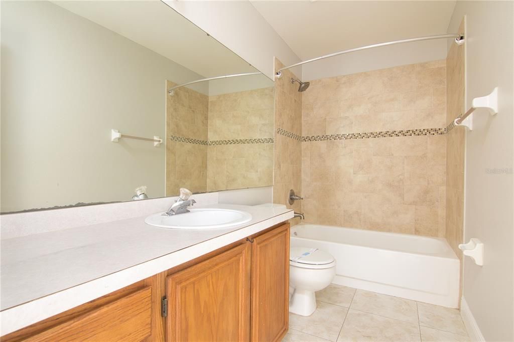 For Rent: $2,200 (3 beds, 2 baths, 1571 Square Feet)