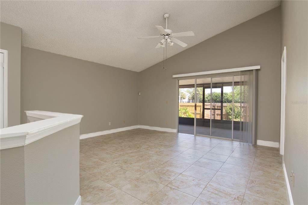 For Rent: $2,200 (3 beds, 2 baths, 1571 Square Feet)