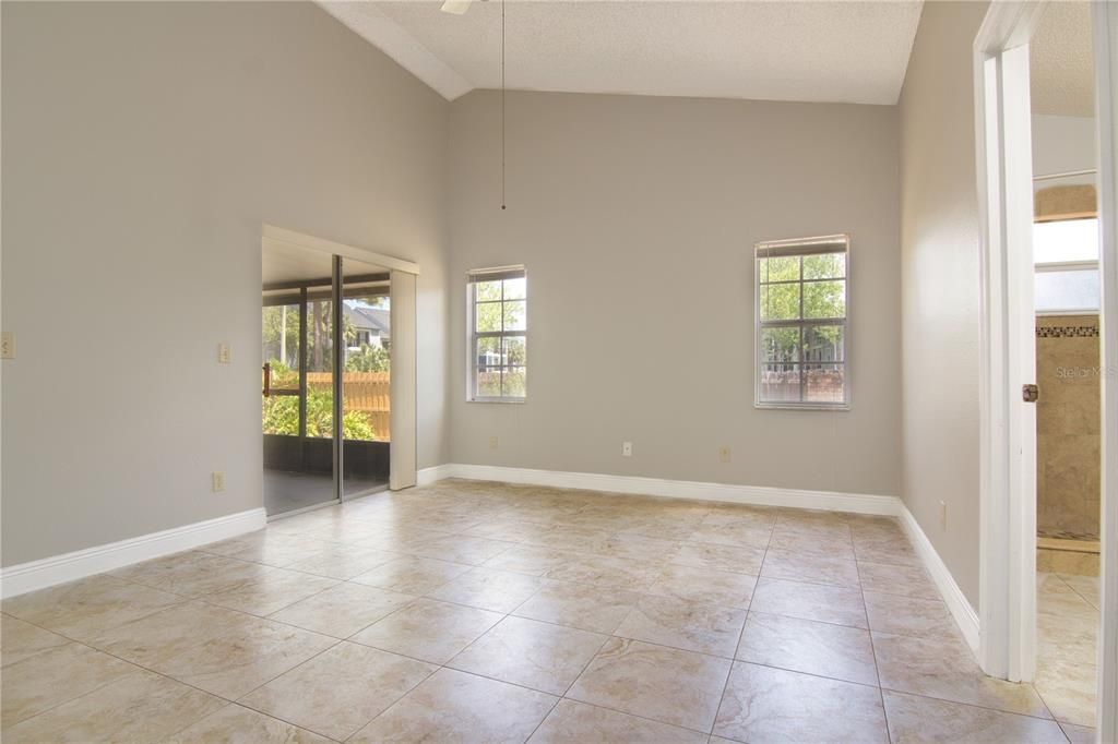 For Rent: $2,200 (3 beds, 2 baths, 1571 Square Feet)