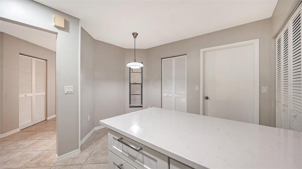 For Rent: $2,500 (2 beds, 2 baths, 1353 Square Feet)