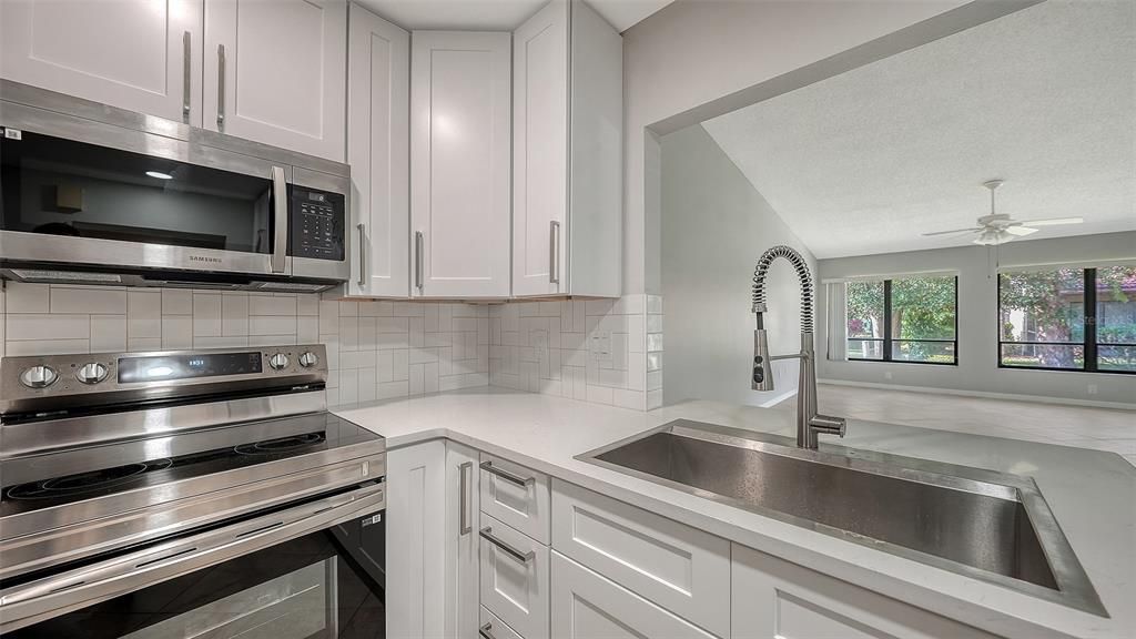 For Rent: $2,500 (2 beds, 2 baths, 1353 Square Feet)